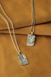 RECTANGULAR CHARM necklace with a thicker chain