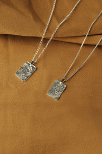 RECTANGULAR CHARM necklace with a thicker chain