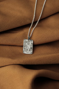 RECTANGULAR CHARM necklace with a thicker chain