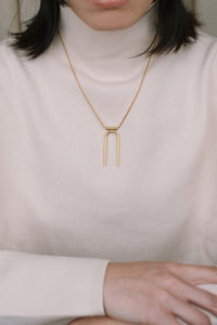 U necklace