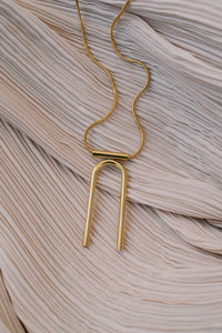 U necklace